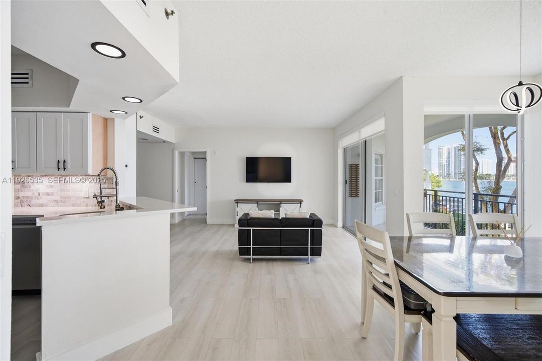 For Rent: $4,250 (3 beds, 2 baths, 1320 Square Feet)