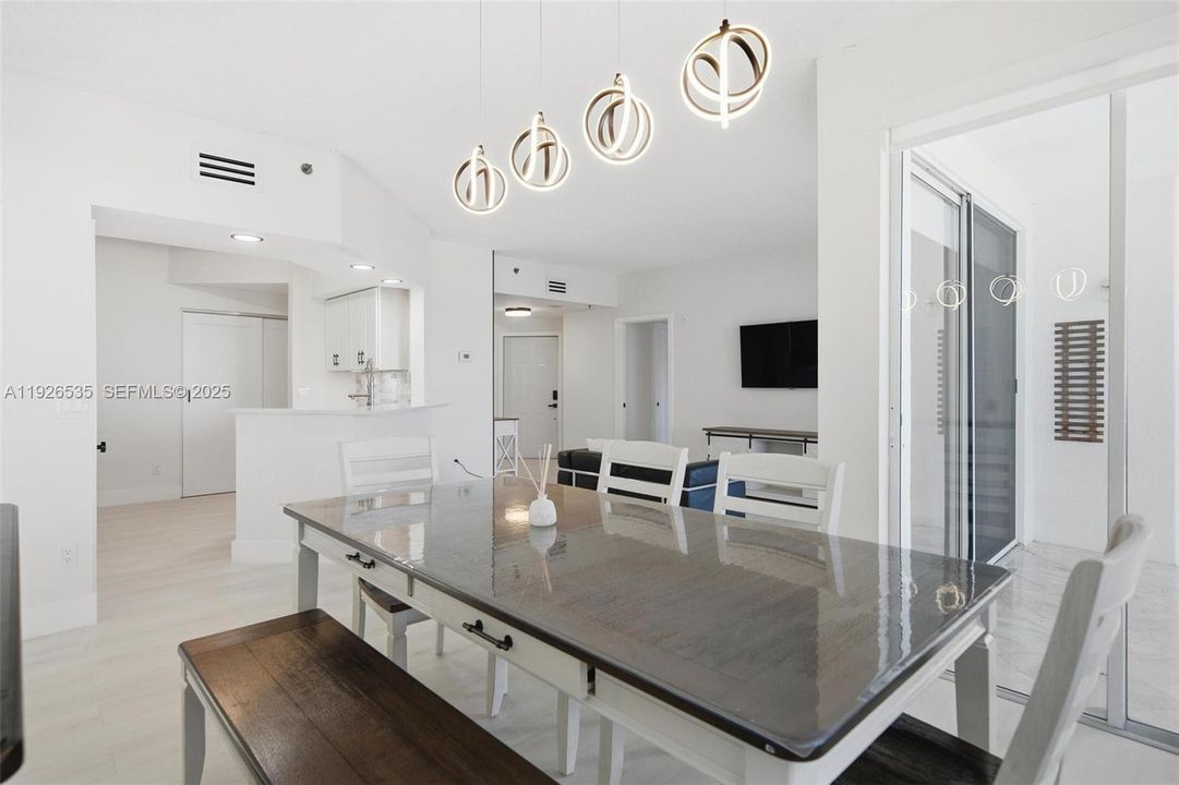 For Rent: $4,250 (3 beds, 2 baths, 1320 Square Feet)