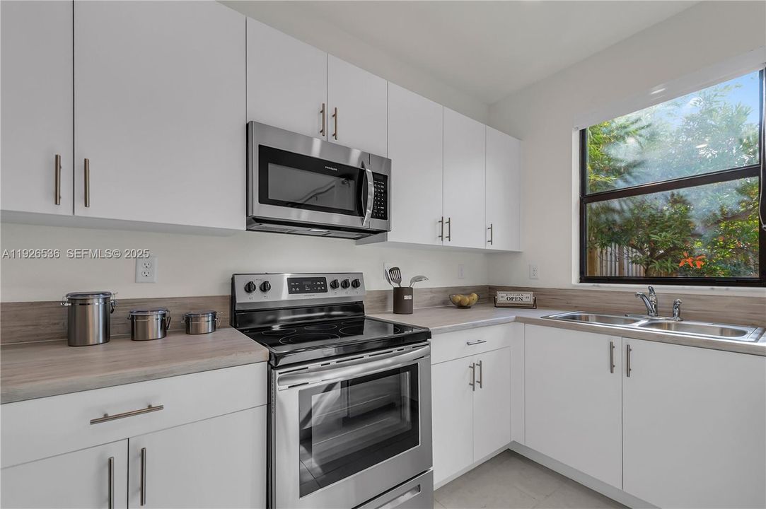 На продажу: $450,000 (3 спален, 2 ванн, 1483 Квадратных фут)