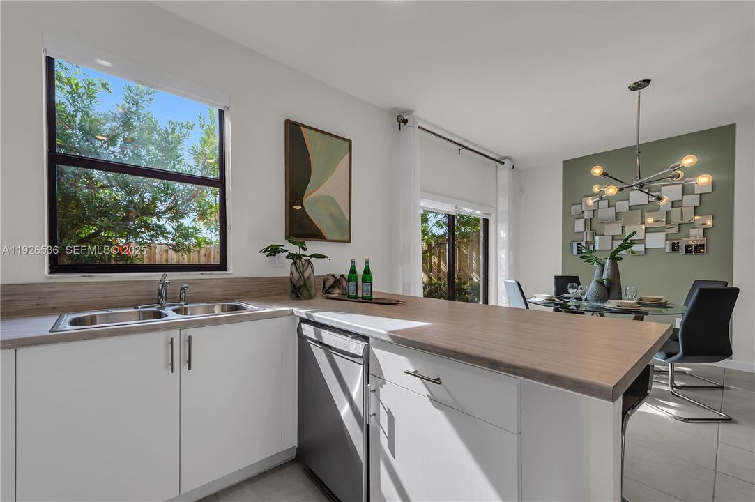 На продажу: $450,000 (3 спален, 2 ванн, 1483 Квадратных фут)