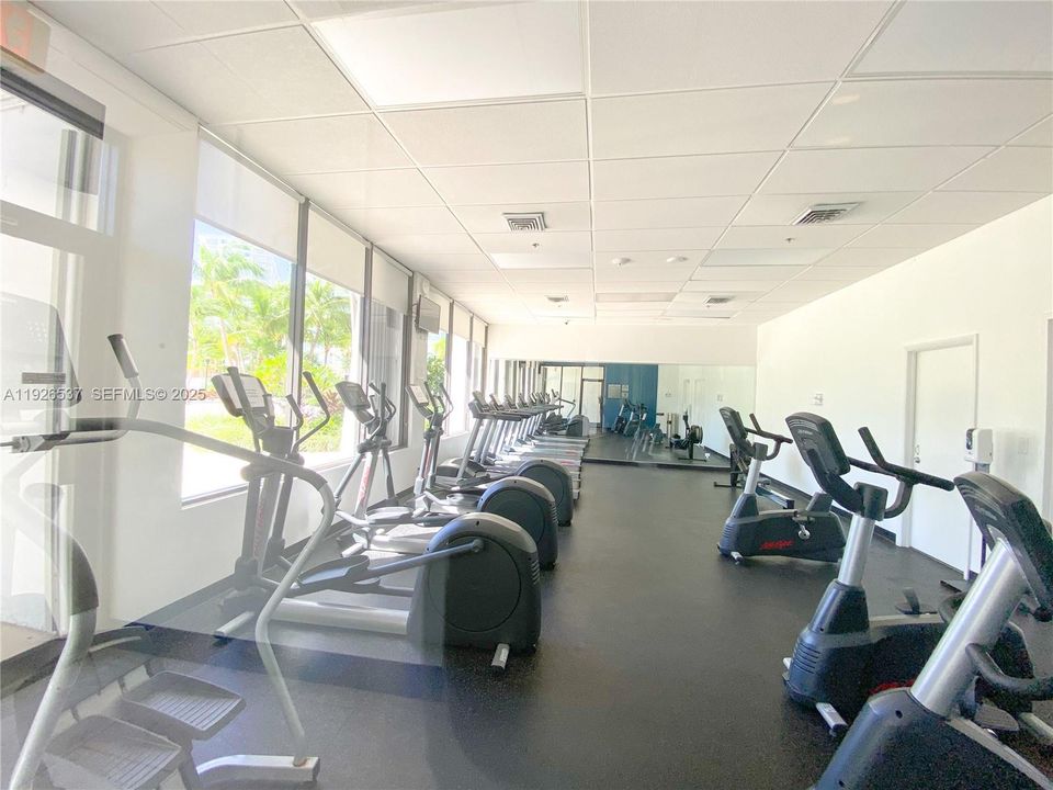 For Rent: $3,900 (2 beds, 2 baths, 1521 Square Feet)