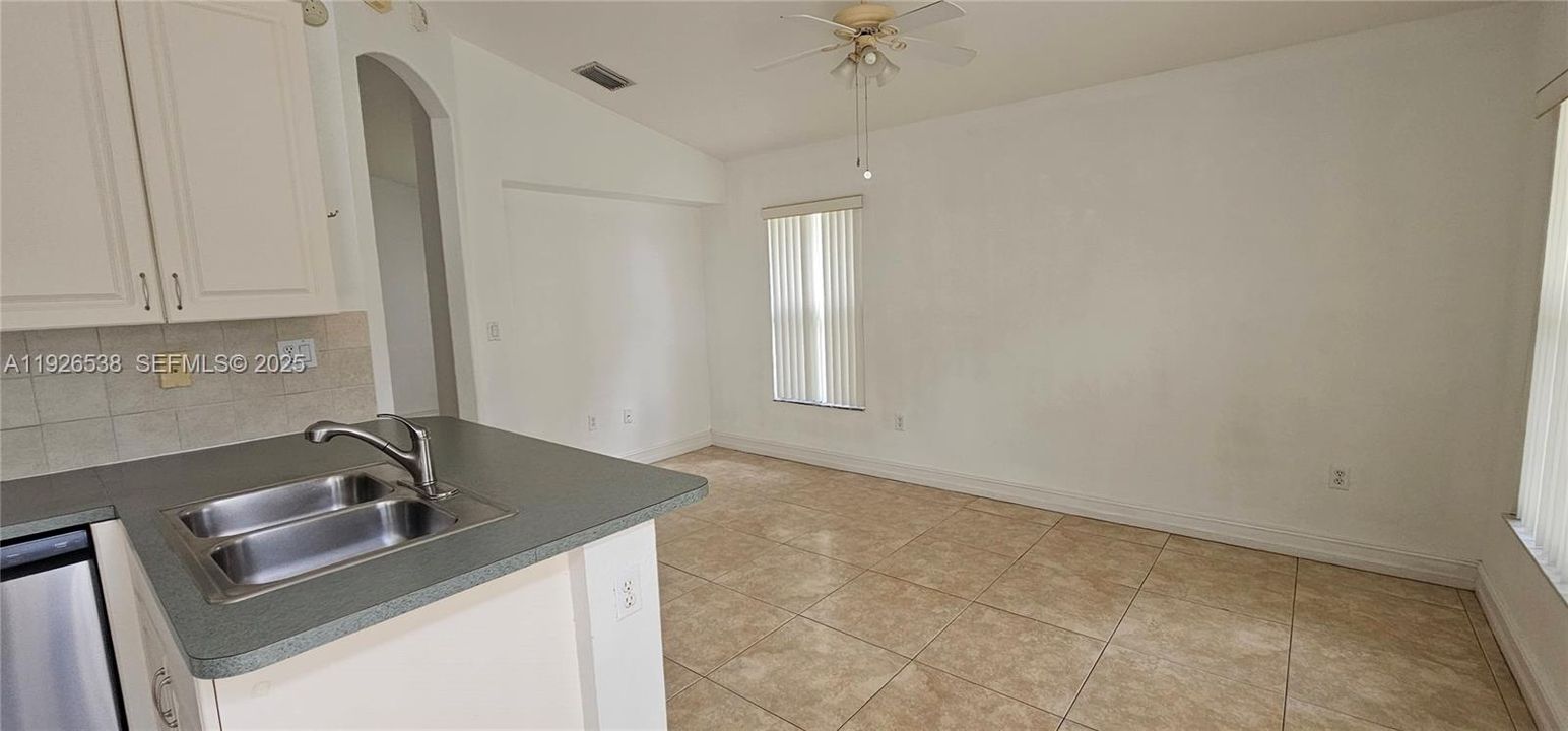 For Rent: $2,700 (3 beds, 2 baths, 1494 Square Feet)