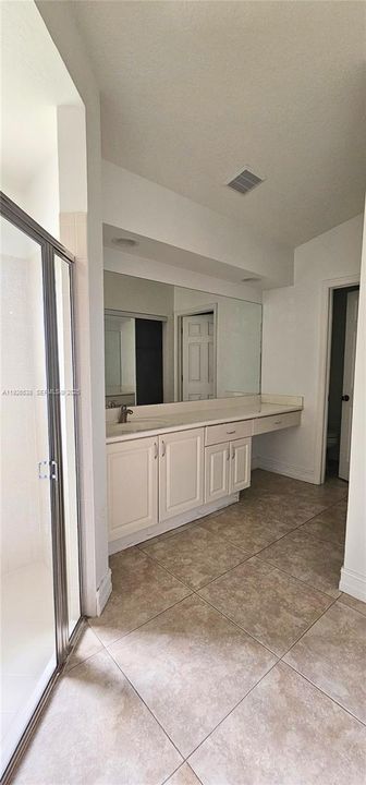 For Rent: $2,700 (3 beds, 2 baths, 1494 Square Feet)