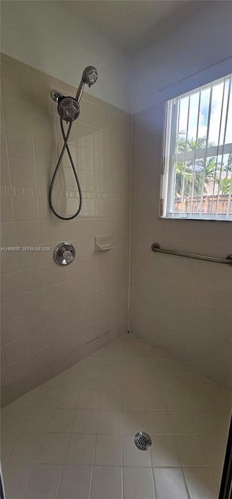 For Rent: $2,700 (3 beds, 2 baths, 1494 Square Feet)