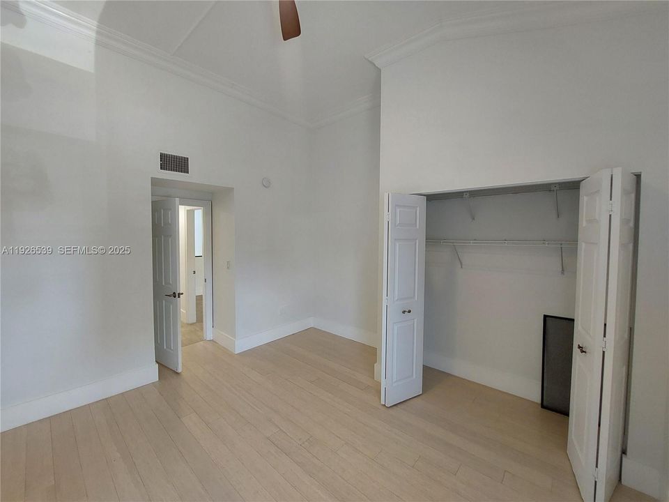 В аренду: $5,700 (3 спален, 2 ванн, 2265 Квадратных фут)