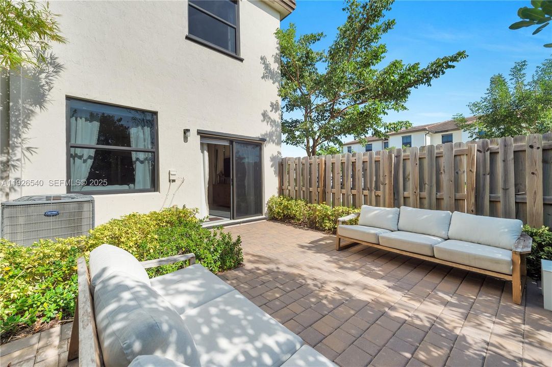 На продажу: $467,500 (3 спален, 2 ванн, 1545 Квадратных фут)