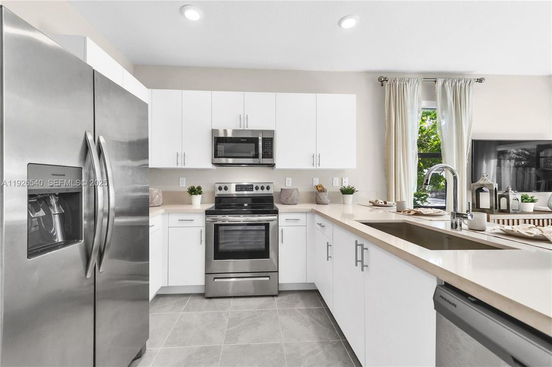 На продажу: $467,500 (3 спален, 2 ванн, 1545 Квадратных фут)