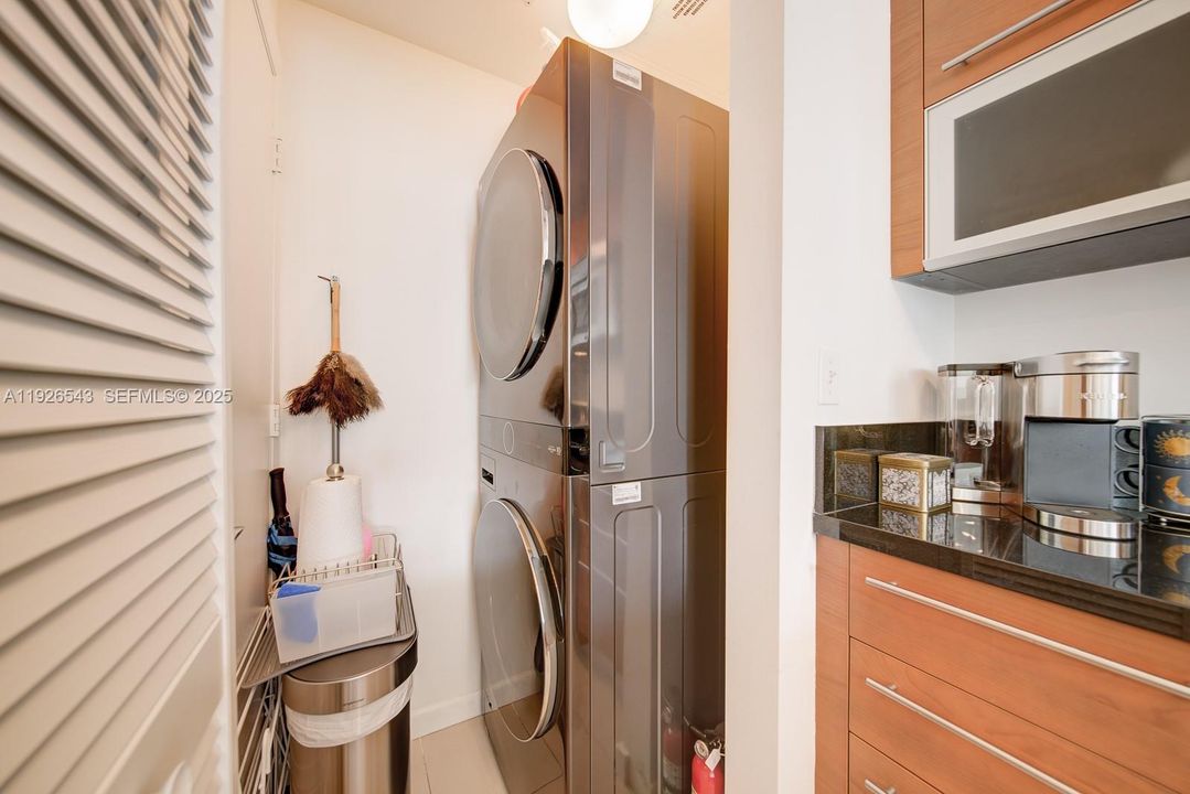 En Venta: $655,000 (2 camas, 2 baños, 1058 Pies cuadrados)