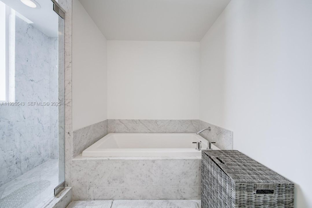 En Venta: $655,000 (2 camas, 2 baños, 1058 Pies cuadrados)