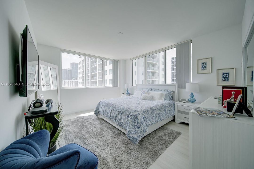 En Venta: $655,000 (2 camas, 2 baños, 1058 Pies cuadrados)