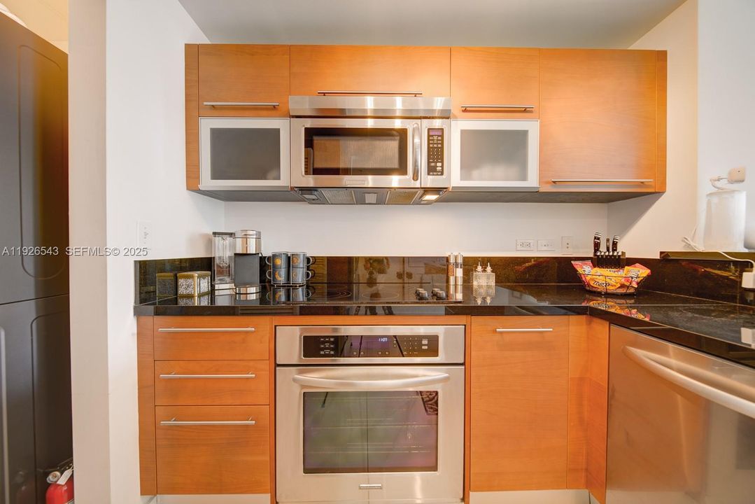 En Venta: $655,000 (2 camas, 2 baños, 1058 Pies cuadrados)