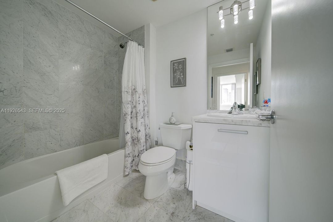 En Venta: $655,000 (2 camas, 2 baños, 1058 Pies cuadrados)