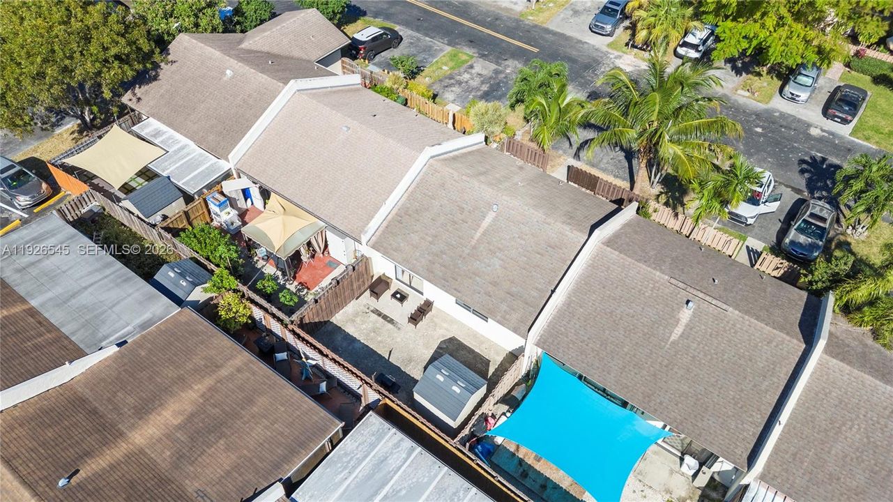 На продажу: $299,999 (2 спален, 2 ванн, 868 Квадратных фут)