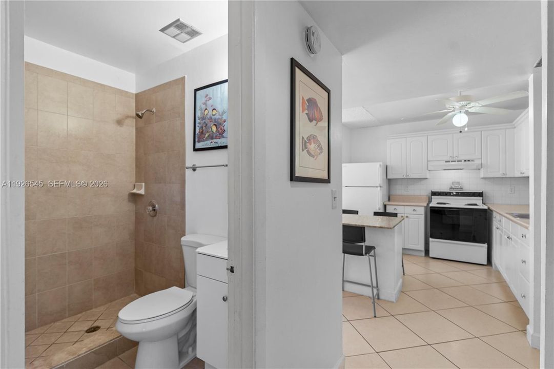 Second bathroom,nice, clean, and well-kept second bathroom.