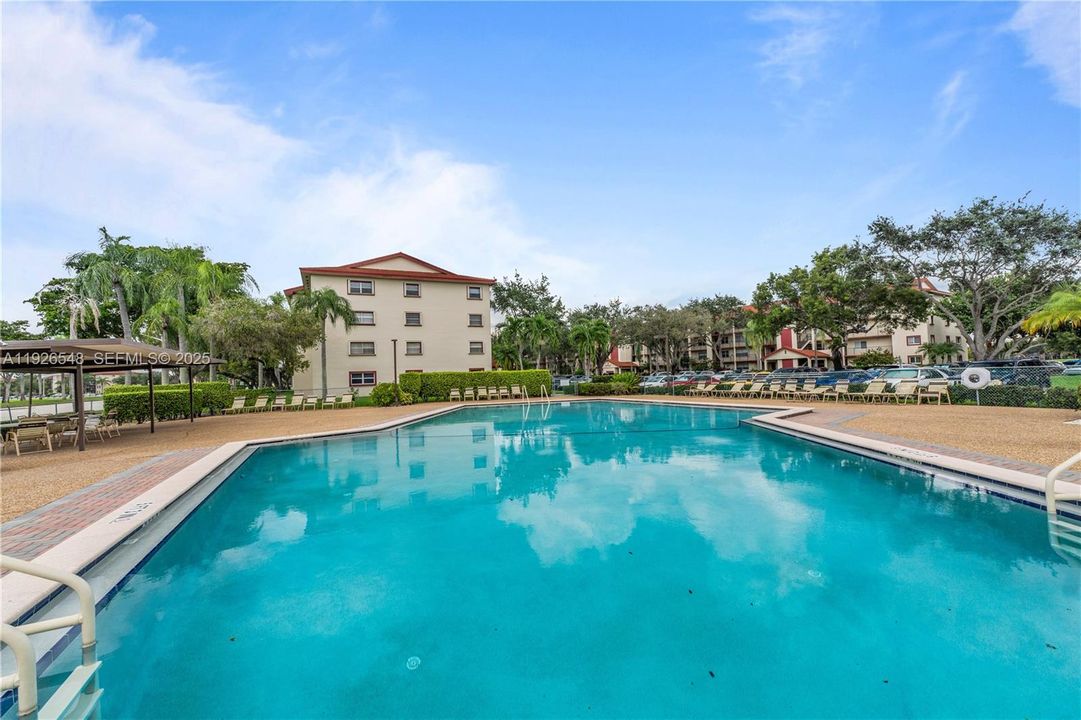 For Rent: $1,795 (1 beds, 1 baths, 811 Square Feet)