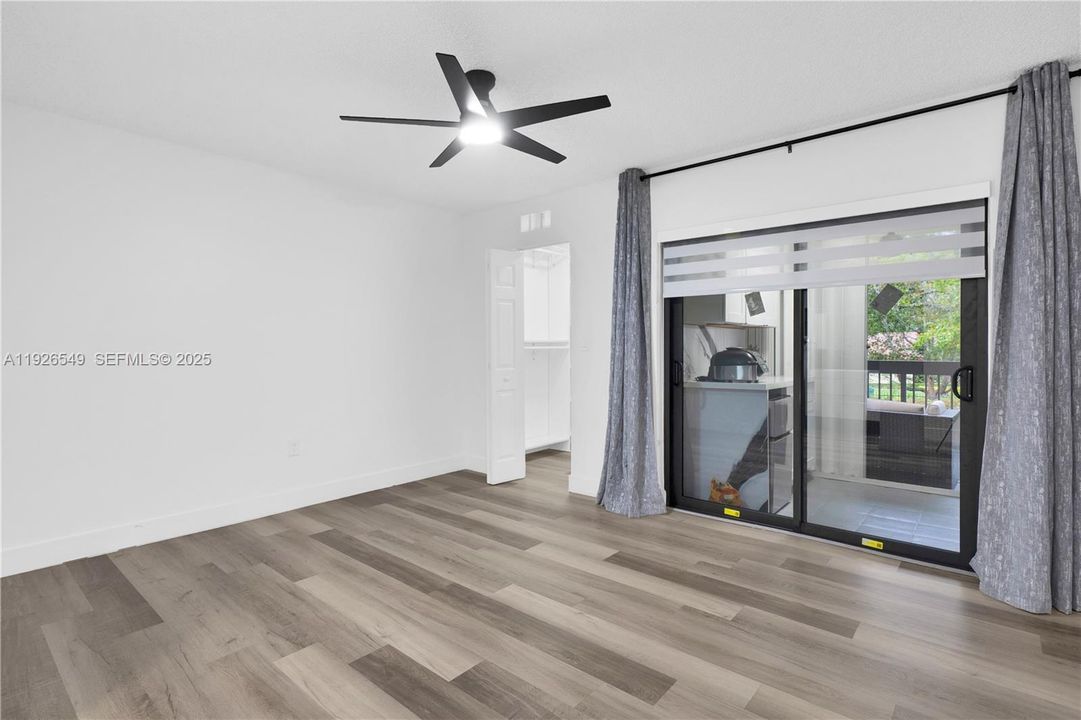 出租: $2,900 (2 贝兹, 2 浴室, 962 平方英尺)