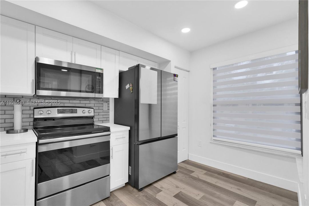 出租: $2,900 (2 贝兹, 2 浴室, 962 平方英尺)