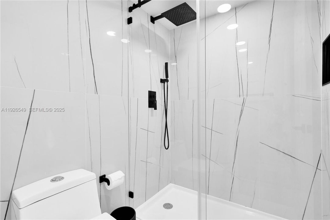 出租: $2,900 (2 贝兹, 2 浴室, 962 平方英尺)