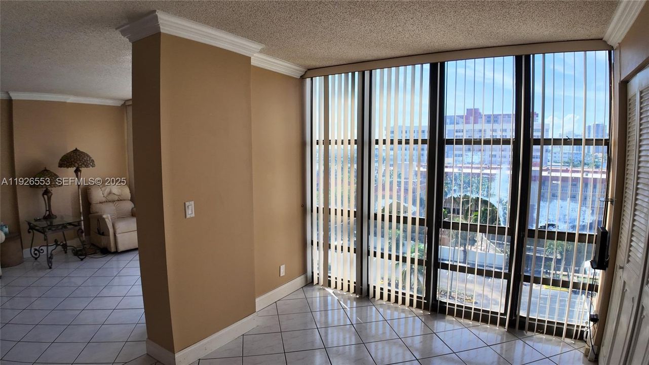 For Rent: $2,400 (2 beds, 2 baths, 1020 Square Feet)