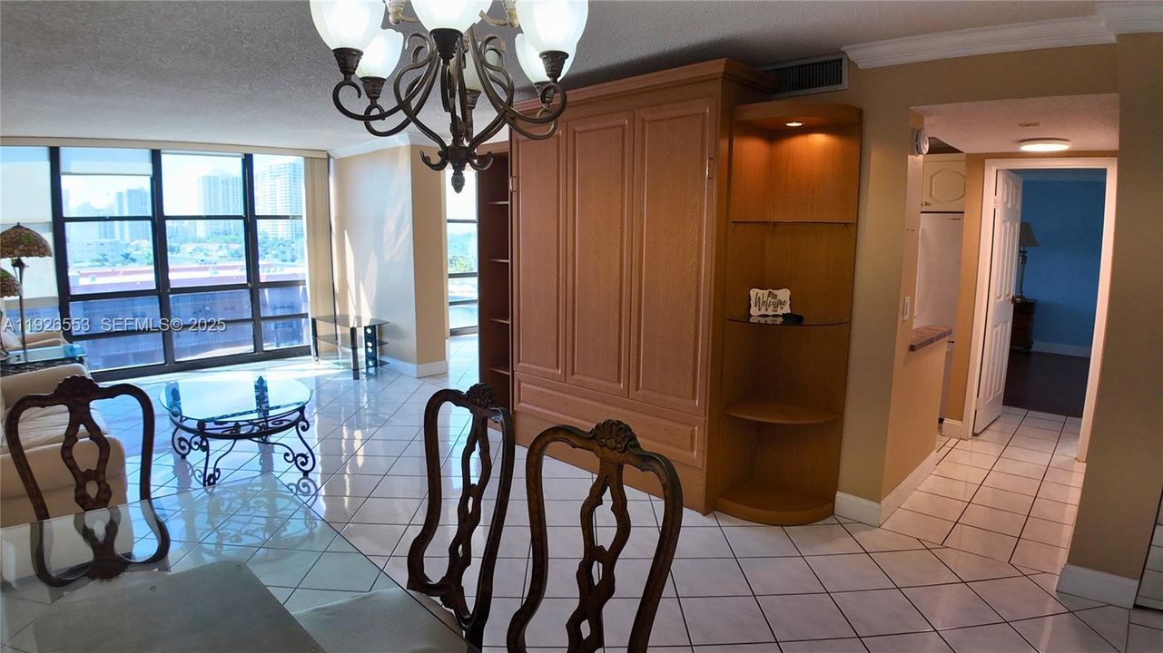 For Rent: $2,400 (2 beds, 2 baths, 1020 Square Feet)