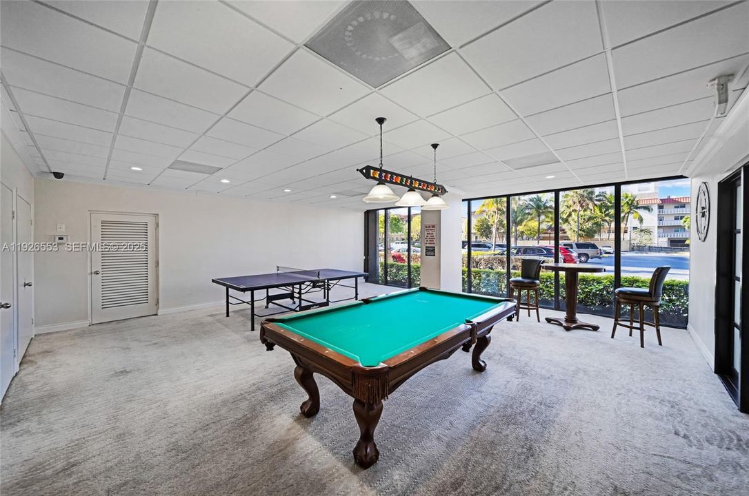 For Rent: $2,400 (2 beds, 2 baths, 1020 Square Feet)