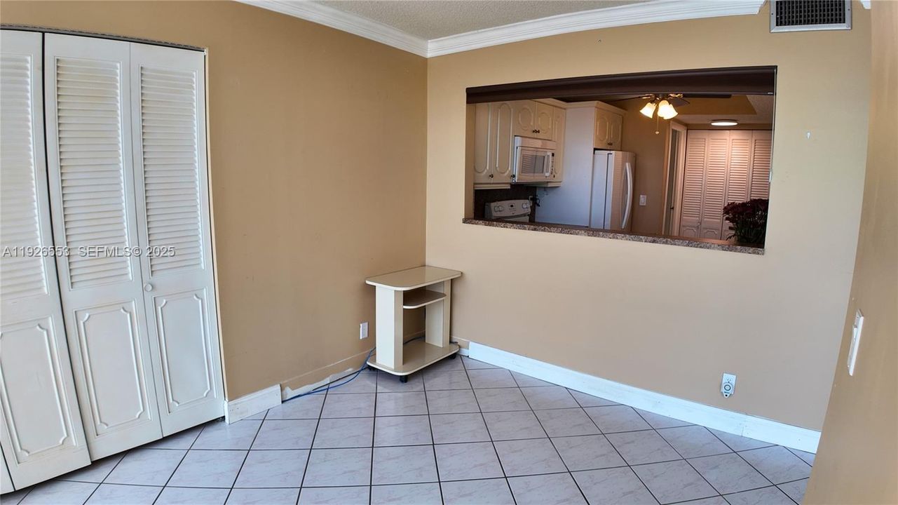 For Rent: $2,400 (2 beds, 2 baths, 1020 Square Feet)