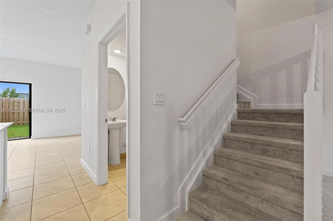 出租: $2,700 (3 贝兹, 2 浴室, 1695 平方英尺)