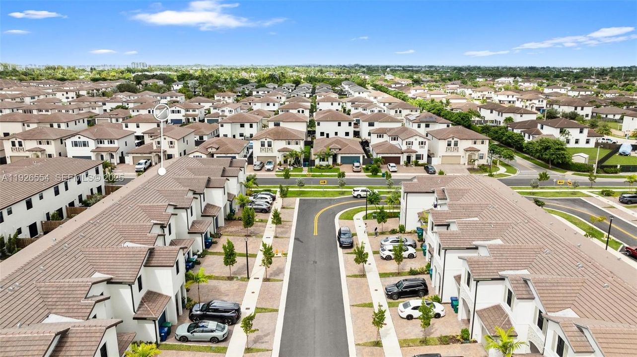 出租: $2,700 (3 贝兹, 2 浴室, 1695 平方英尺)