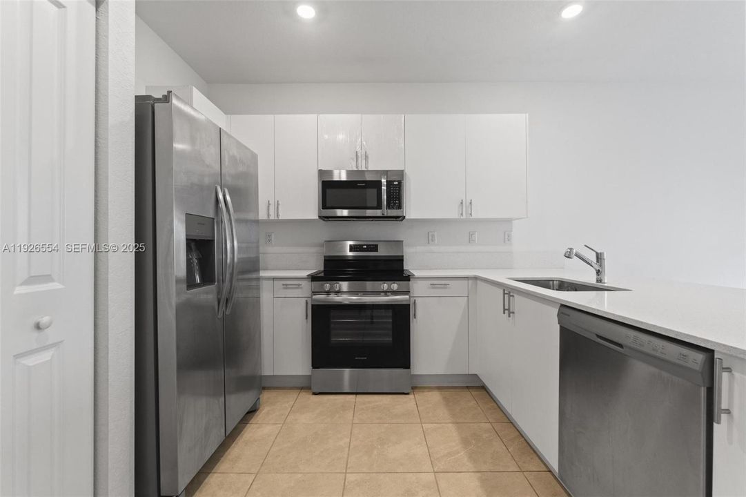 出租: $2,700 (3 贝兹, 2 浴室, 1695 平方英尺)