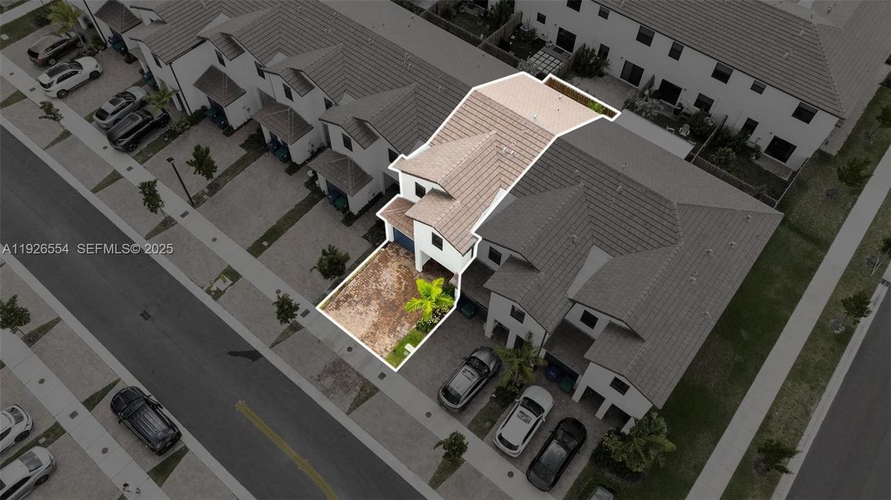 出租: $2,700 (3 贝兹, 2 浴室, 1695 平方英尺)