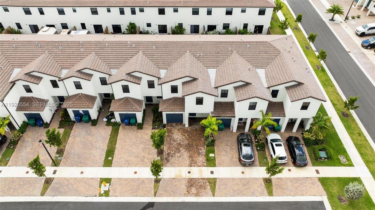 出租: $2,700 (3 贝兹, 2 浴室, 1695 平方英尺)