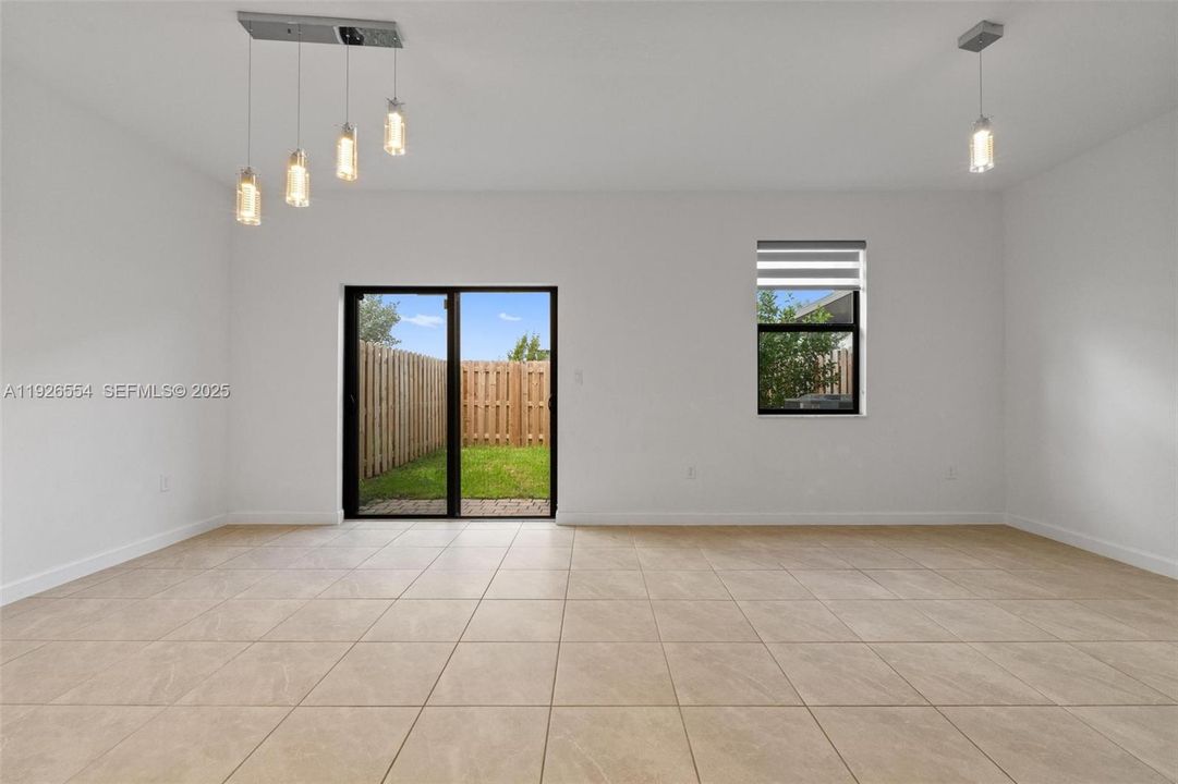 出租: $2,700 (3 贝兹, 2 浴室, 1695 平方英尺)