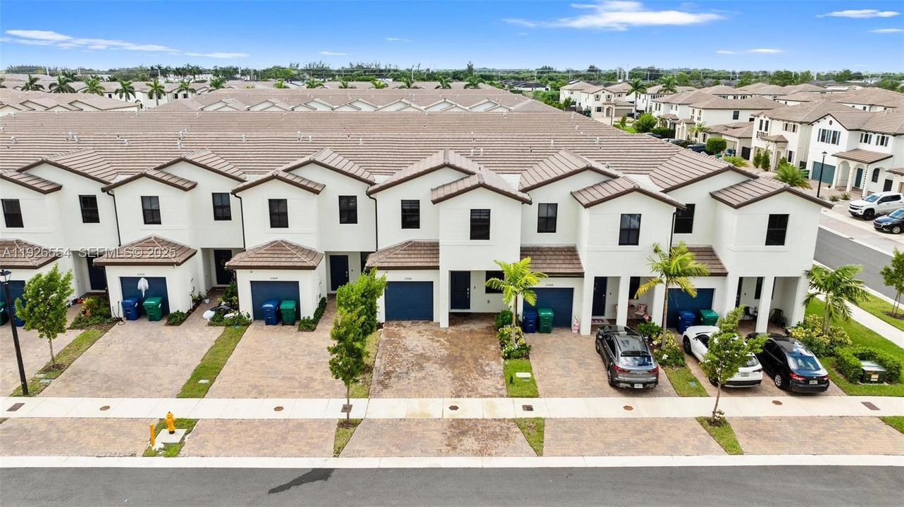 出租: $2,700 (3 贝兹, 2 浴室, 1695 平方英尺)