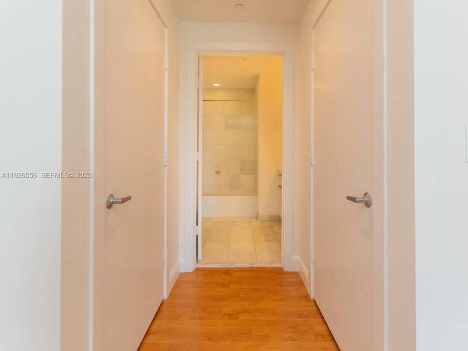 For Sale: $480,000 (1 beds, 1 baths, 1040 Square Feet)