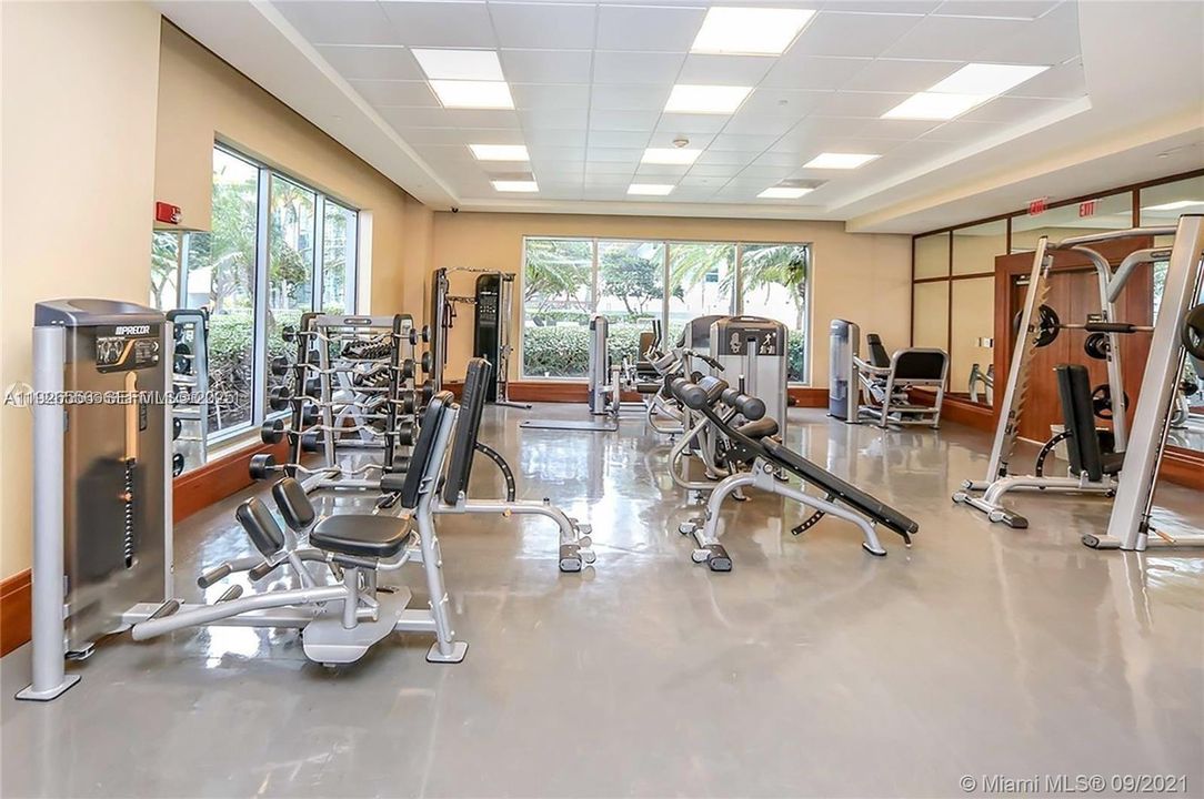 For Sale: $480,000 (1 beds, 1 baths, 1040 Square Feet)