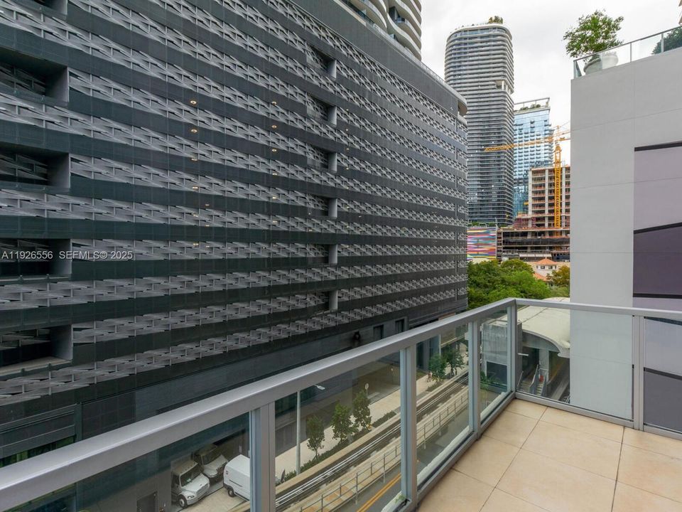 For Sale: $480,000 (1 beds, 1 baths, 1040 Square Feet)