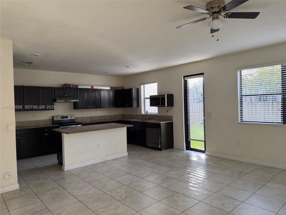 For Rent: $3,500 (5 beds, 3 baths, 3320 Square Feet)
