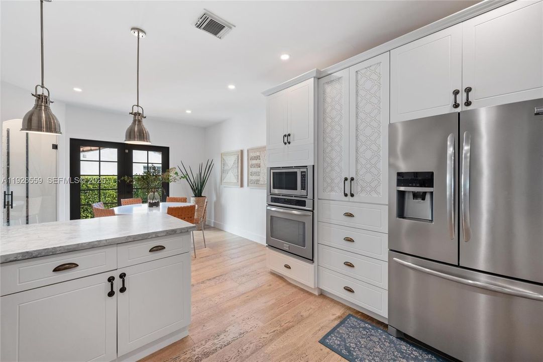 待售: $1,250,000 (3 贝兹, 2 浴室, 1457 平方英尺)