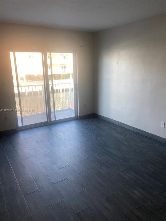 For Rent: $2,100 (2 beds, 2 baths, 808 Square Feet)