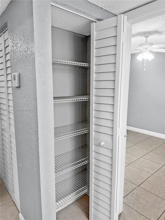 En Venta: $292,000 (2 camas, 2 baños, 914 Pies cuadrados)