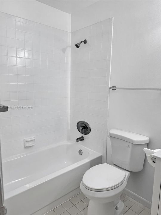 En Venta: $292,000 (2 camas, 2 baños, 914 Pies cuadrados)