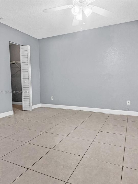 En Venta: $292,000 (2 camas, 2 baños, 914 Pies cuadrados)