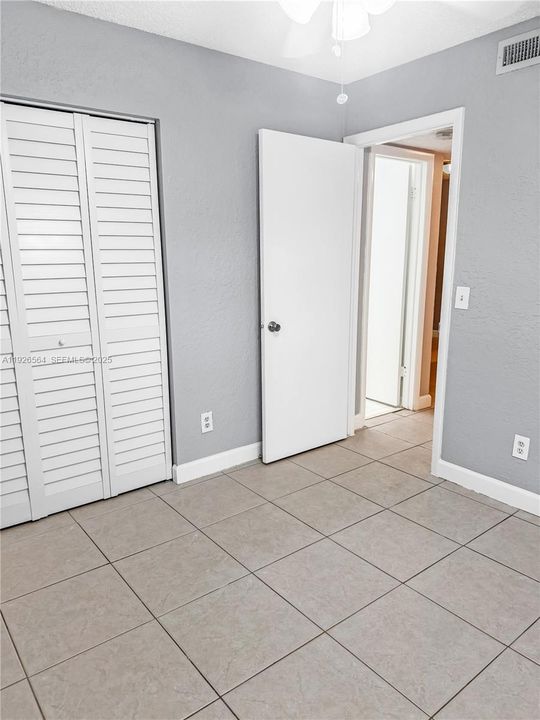 En Venta: $292,000 (2 camas, 2 baños, 914 Pies cuadrados)