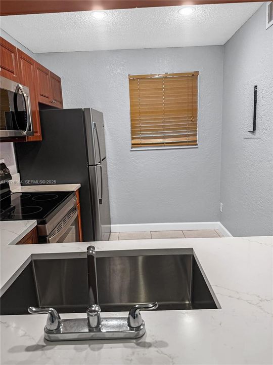 En Venta: $292,000 (2 camas, 2 baños, 914 Pies cuadrados)