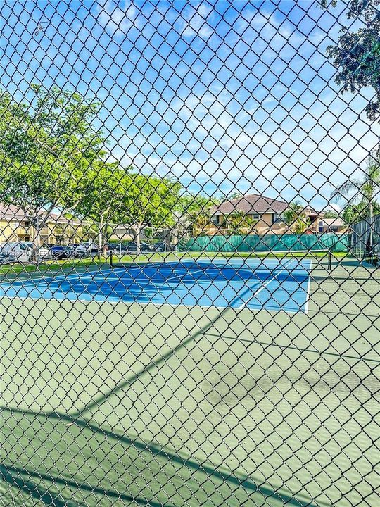 En Venta: $292,000 (2 camas, 2 baños, 914 Pies cuadrados)