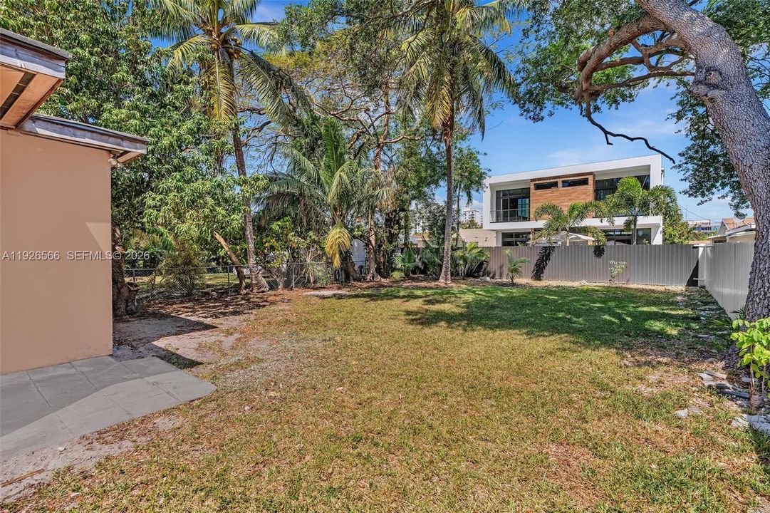 出租: $2,095 (2 贝兹, 1 浴室, 1000 平方英尺)