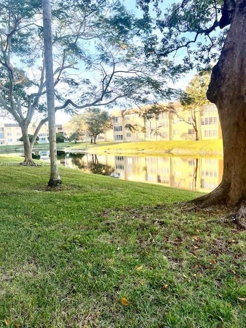 На продажу: $149,900 (2 спален, 2 ванн, 880 Квадратных фут)