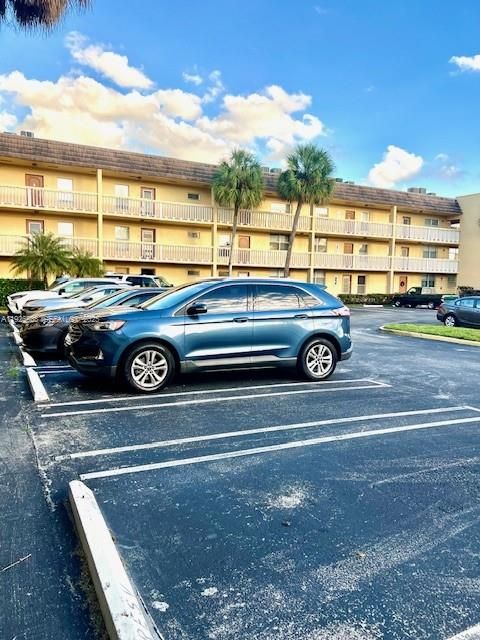 На продажу: $149,900 (2 спален, 2 ванн, 880 Квадратных фут)