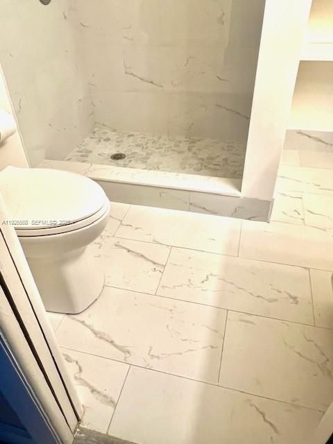 На продажу: $149,900 (2 спален, 2 ванн, 880 Квадратных фут)