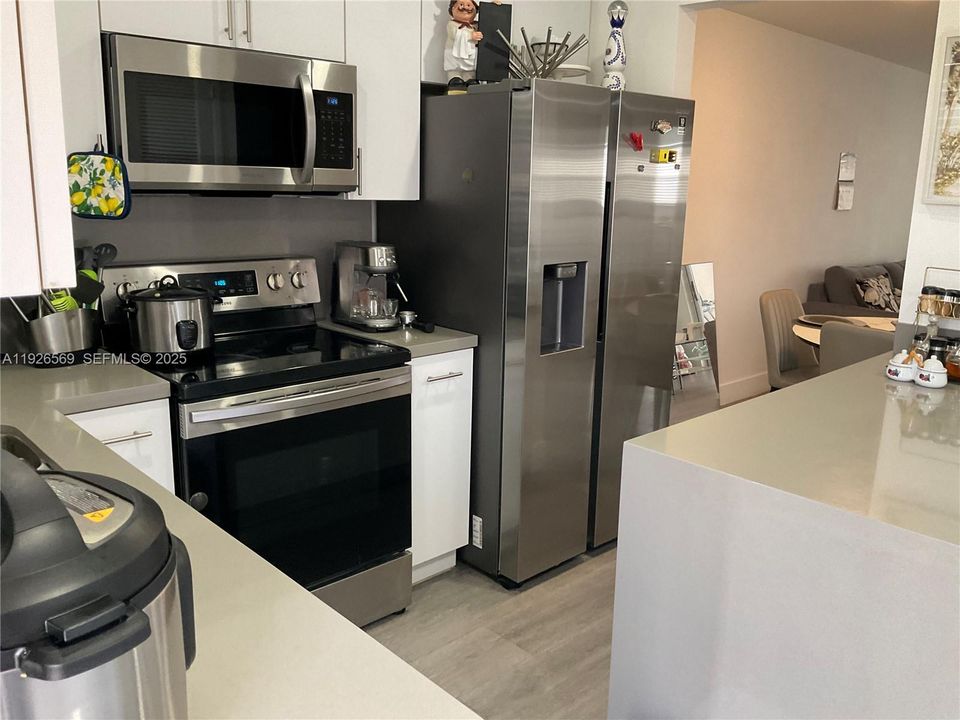 For Sale: $152,000 (2 beds, 2 baths, 850 Square Feet)